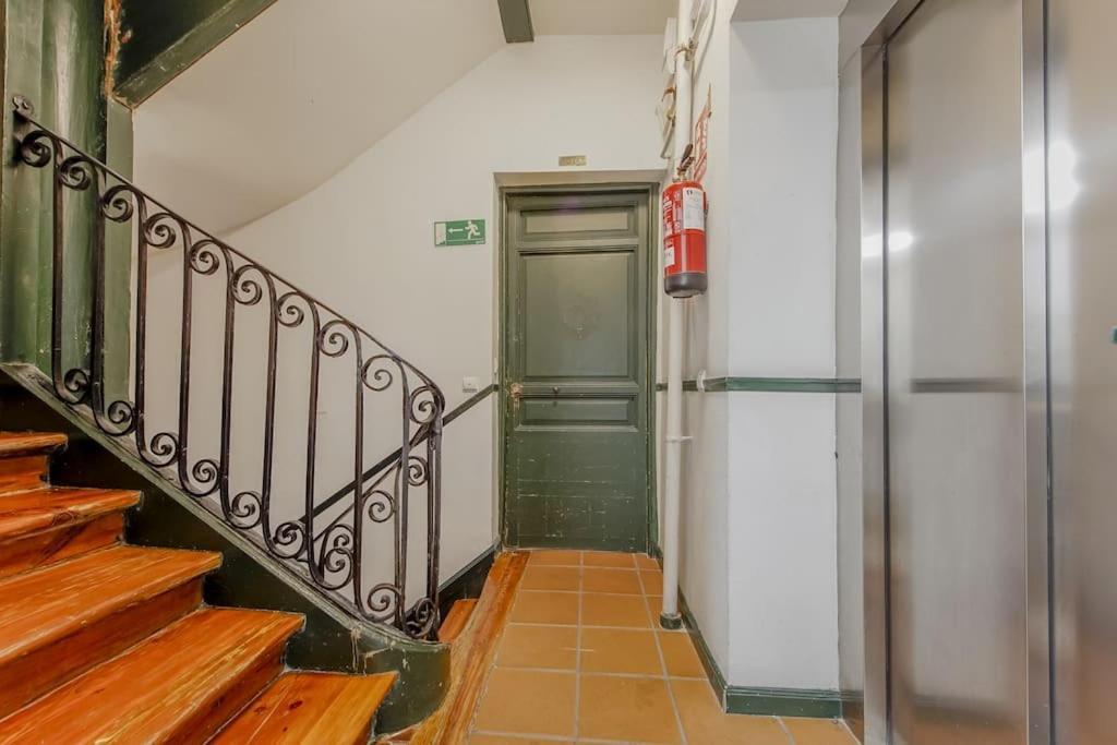 Modern Apt Para 6Px En La Plaza De Tirso De Molina マドリード エクステリア 写真