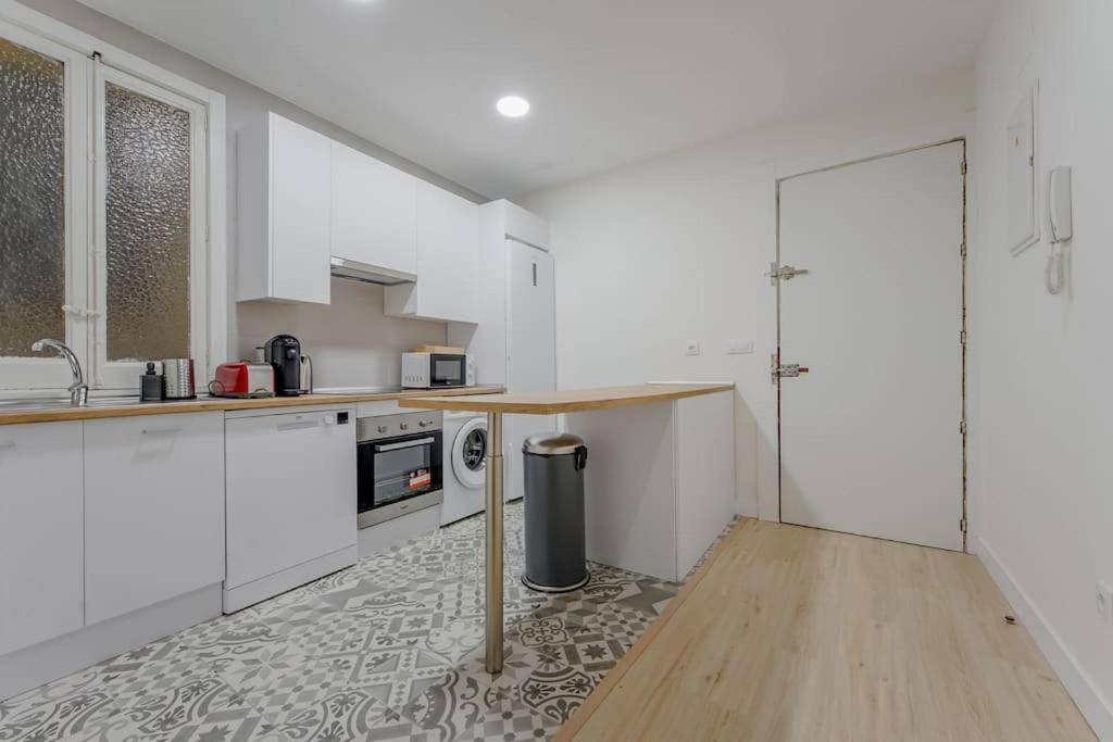 Modern Apt Para 6Px En La Plaza De Tirso De Molina マドリード エクステリア 写真