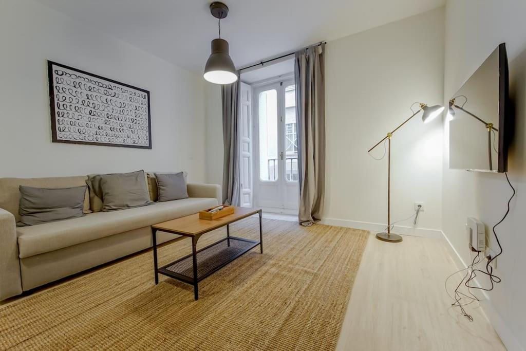 Modern Apt Para 6Px En La Plaza De Tirso De Molina マドリード エクステリア 写真